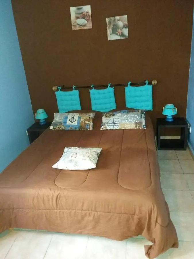 Bungalow Charmant A Pointe-Noire Avec Piscine Partagee 0*,
